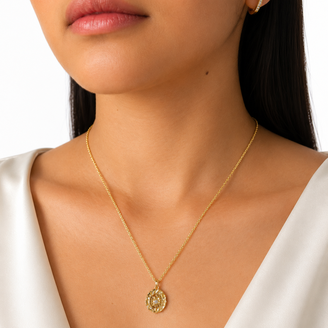 Collier pendentif fleur délicate en vermeil or et oxyde de zirconium