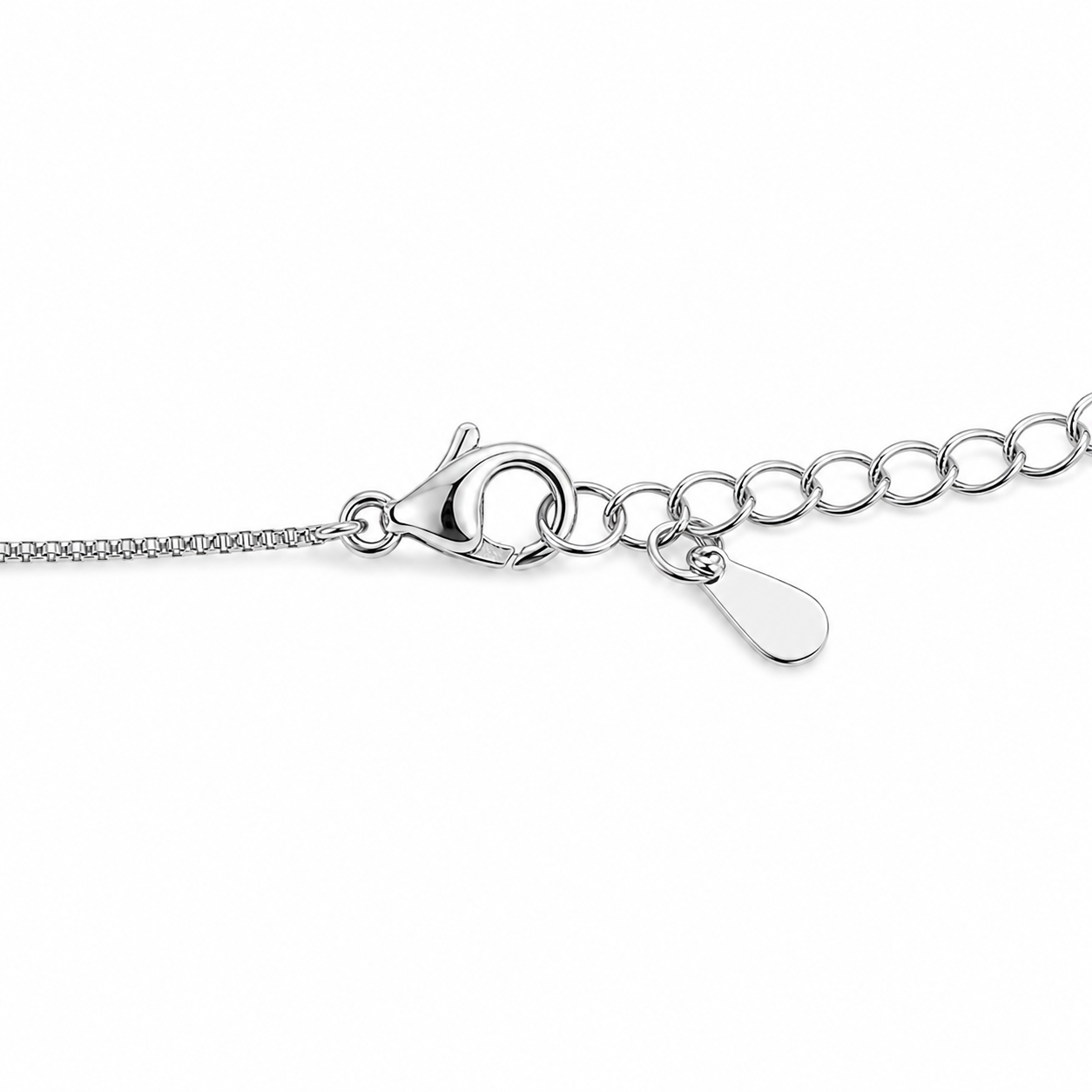 Zierlicher Blumenanhänger, Halskette aus vergoldetem Silber mit Zirkonia