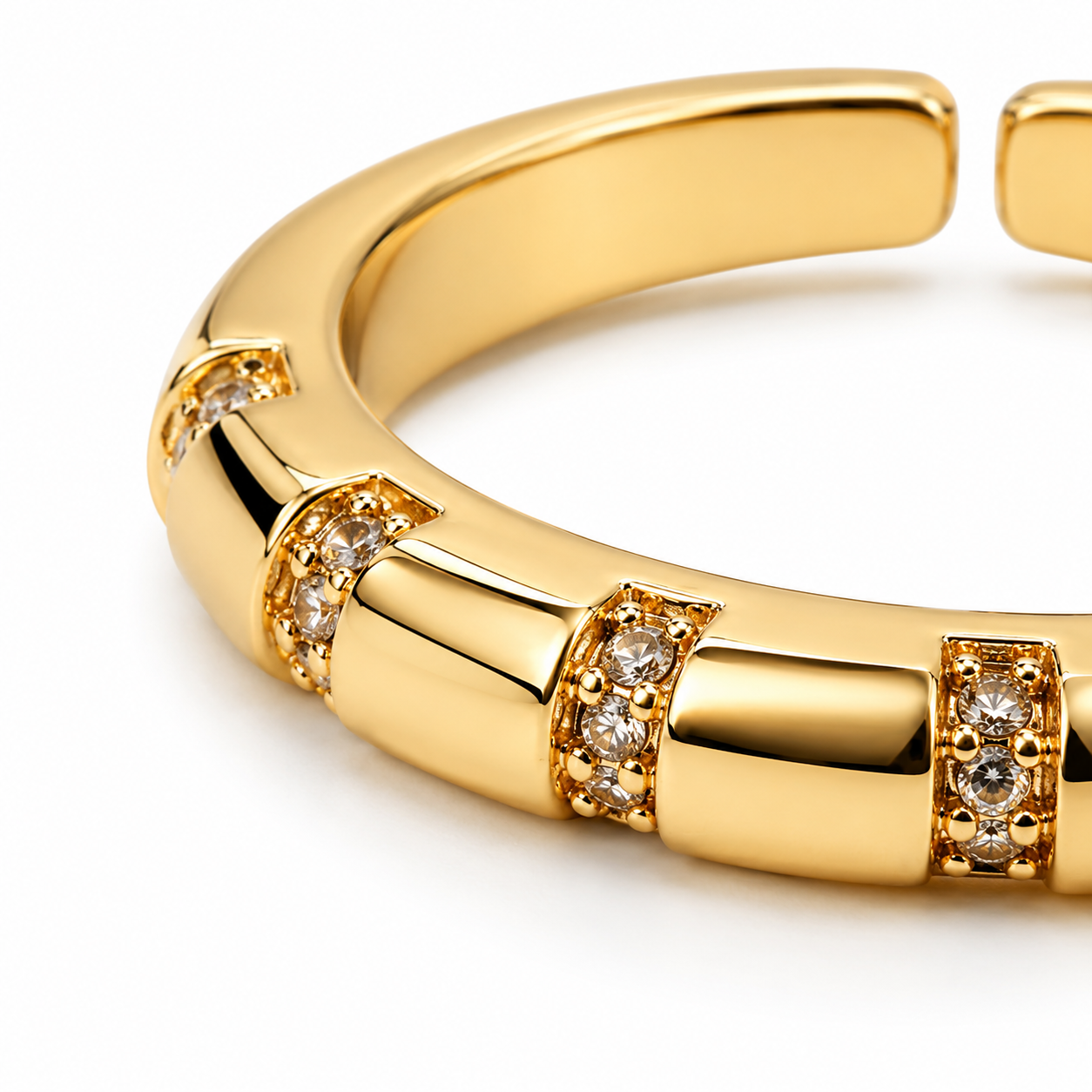 Vela Gold Ring